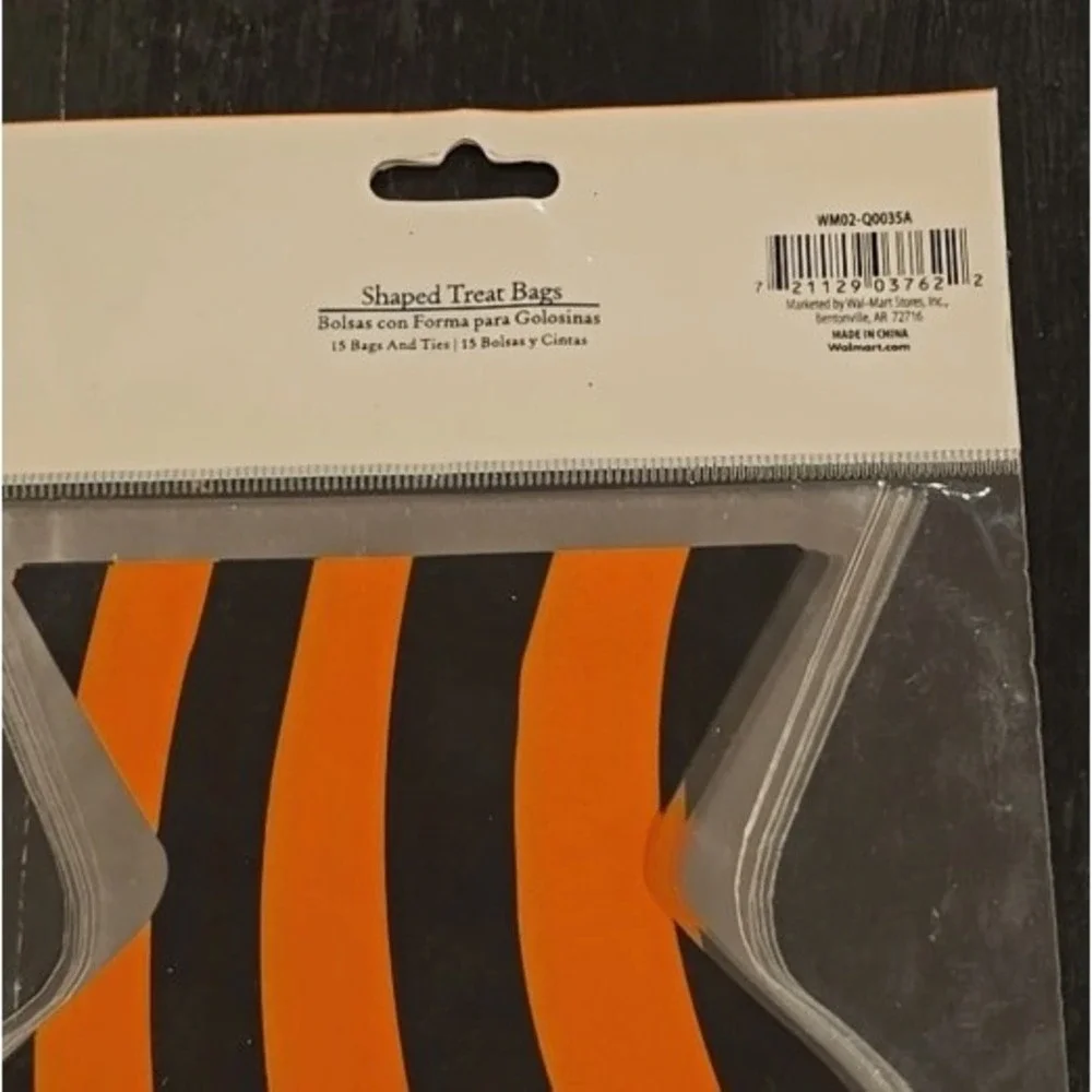 Halloween Shaped Treat Bags - Boo! Orange & Black Stripe - 15 Count Party Favors
